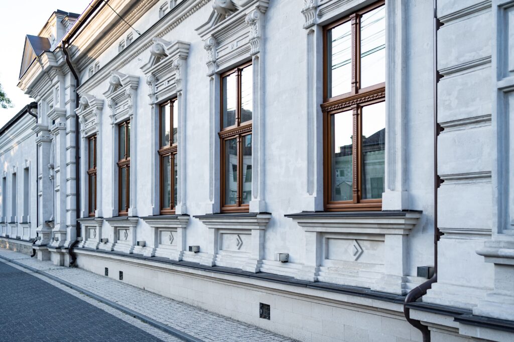 Classical Facade Building - Gaya Arsitektur Klasik